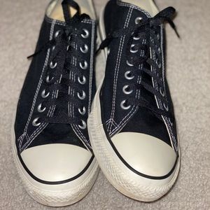 BLACK Chuck Taylor size 11